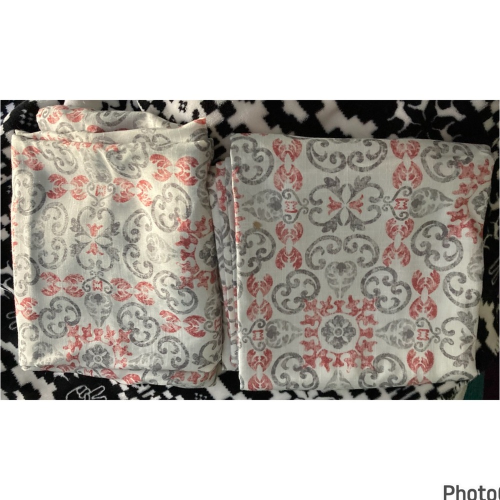 Curtains - Picture 4 of 6